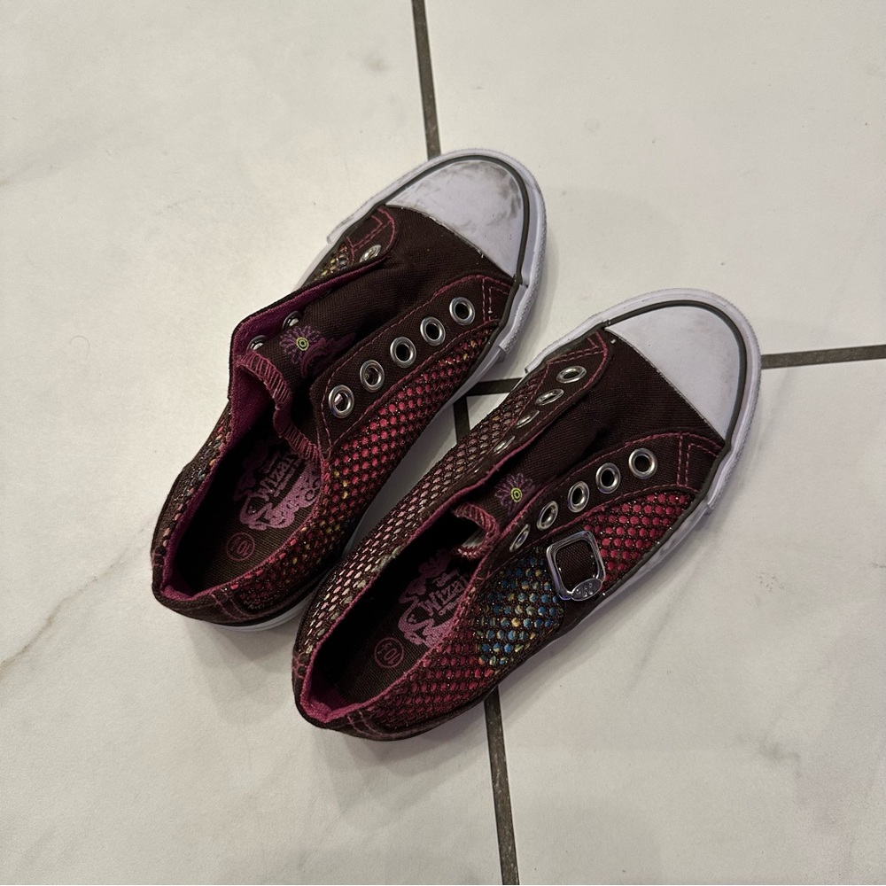 Wizards of Waverly Place Girls Slip On Sneakers Size 10.5 Y2K Low Top Shoes EUC